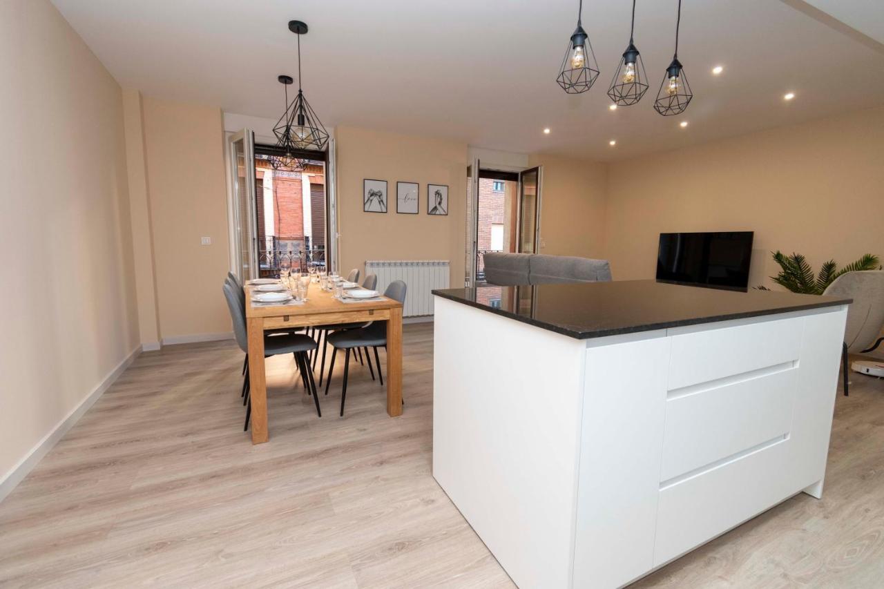 Apartamento Espectacular Piso En Casco Histórico-plaza Don Gutierre Leão